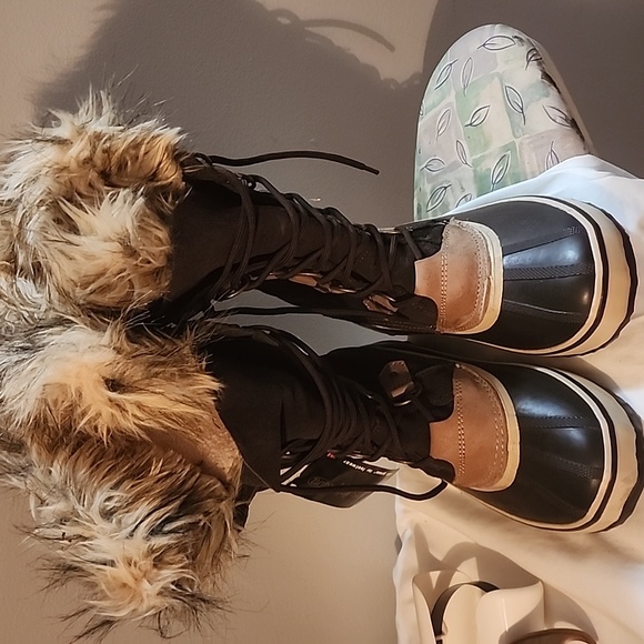 Thinsulate 3M waterproof boots. - Picture 3 of 9